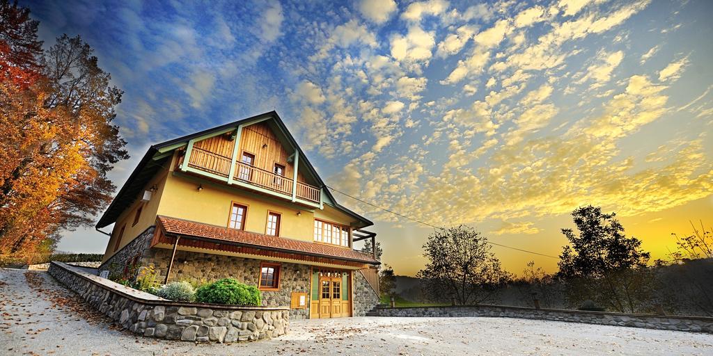 ברז'יס Villa Les With Hot Tub & Sauna מראה חיצוני תמונה