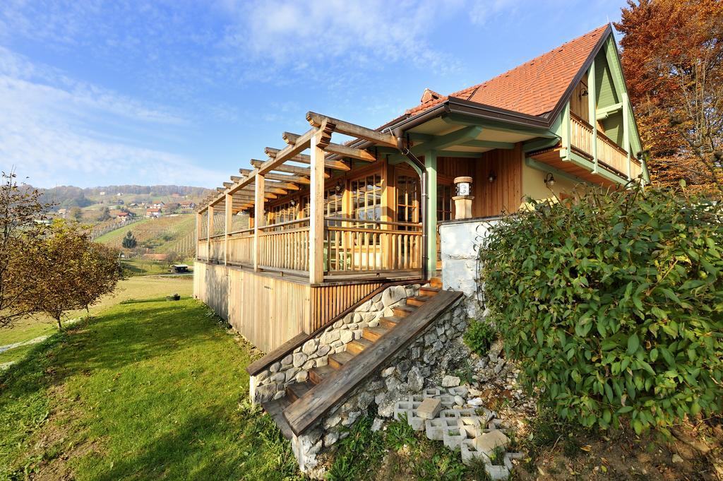ברז'יס Villa Les With Hot Tub & Sauna מראה חיצוני תמונה